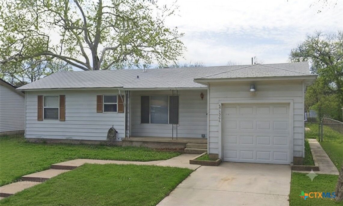 Property Photo: 1306 Duval Drive TX 76541