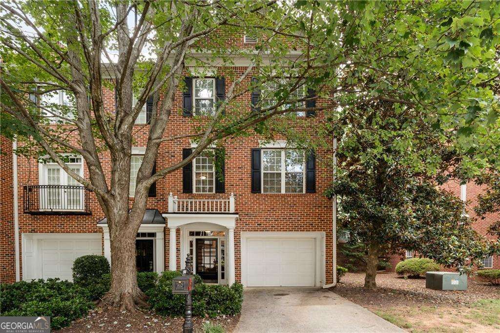 Property Photo: 2402 Waters Edge Trail GA 30075