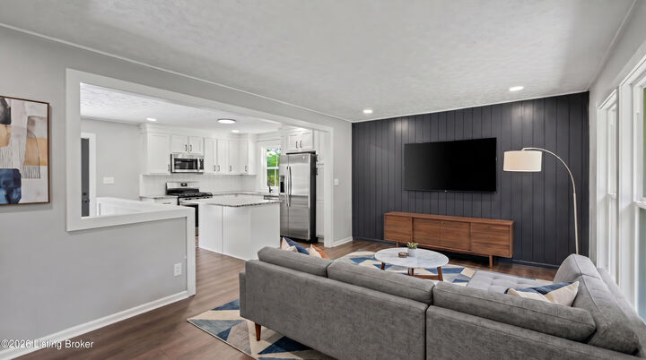 Property Photo: 2813 Rio Rita Ave KY 40220