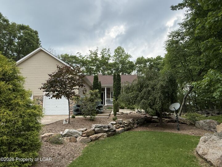 Property Photo: 47 Dakota Drive PA 18202