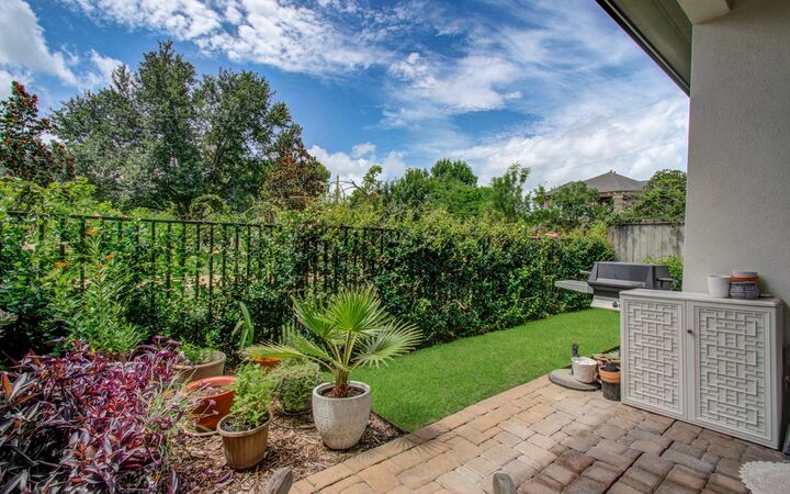 Property Photo: 1513 Cunningham Parc Lane TX 77055