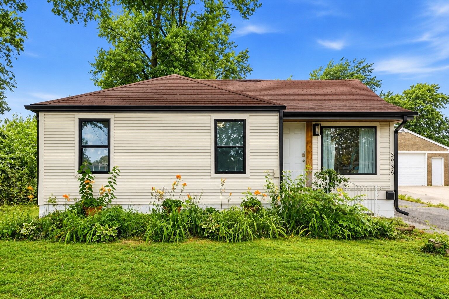Property Photo:  3936 E 8th Street  IA 50316 