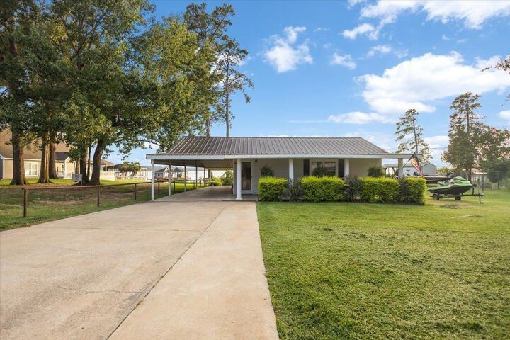 Property Photo: 1040 Cr 184 TX 75633