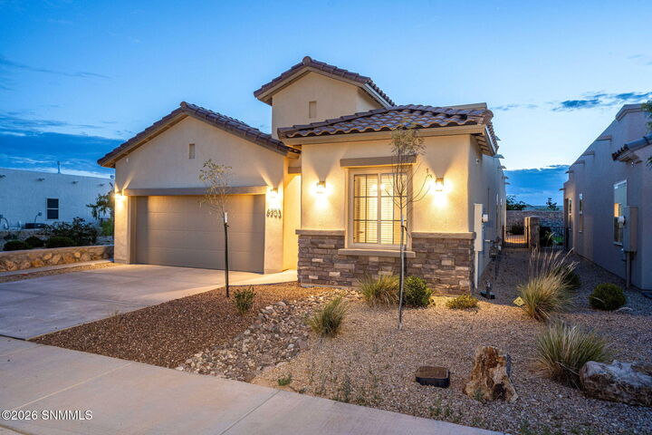 Property Photo:  