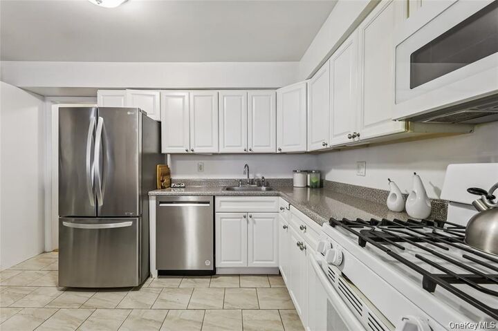 Property Photo:  10 Brevoort Drive 1A  NY 10970 