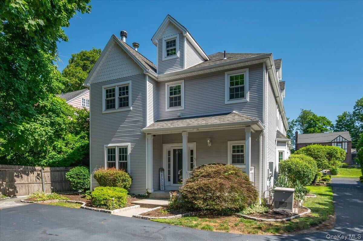 Property Photo:  76 Smith Avenue  NY 10960 