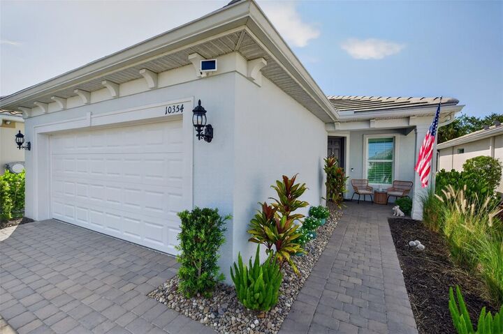 Property Photo:  10354 Abaco Falls Drive  FL 34223 