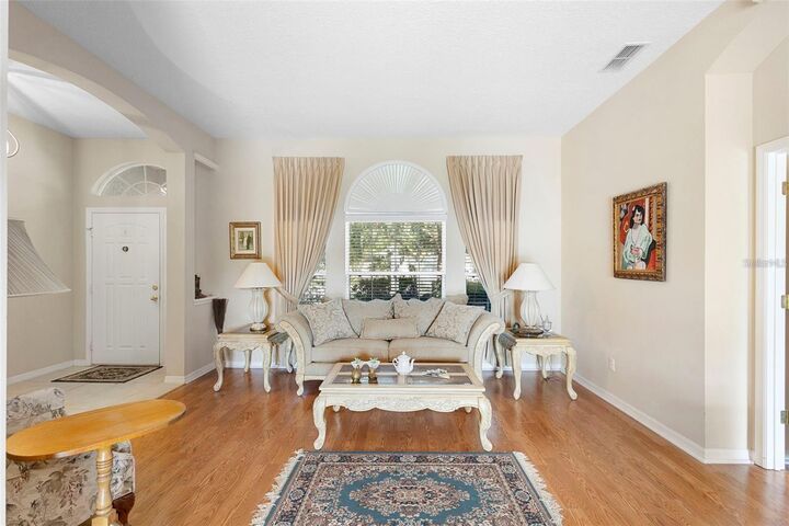 Property Photo: 713 Mountain Ash Way FL 32725