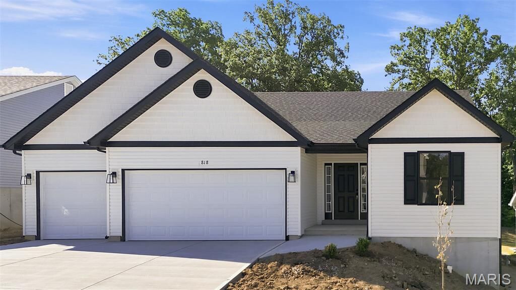 Property Photo: 818 Dogwood Way MO 63050