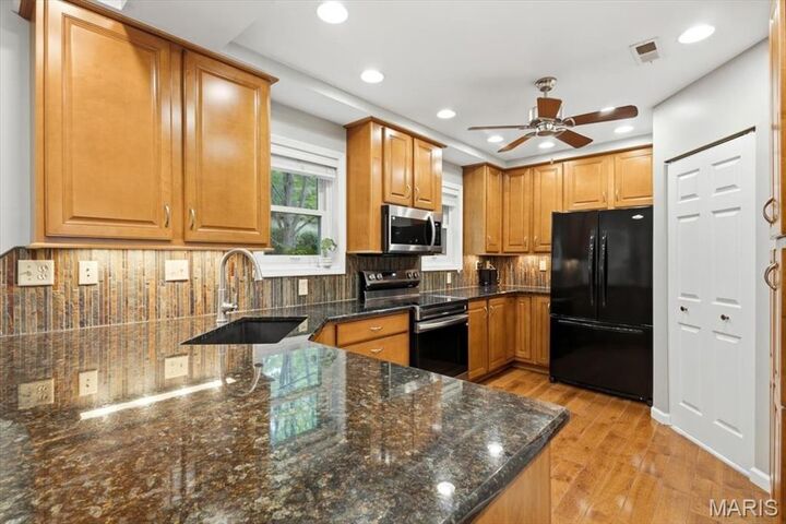 Property Photo: 10935 Vauxhall Drive MO 63146