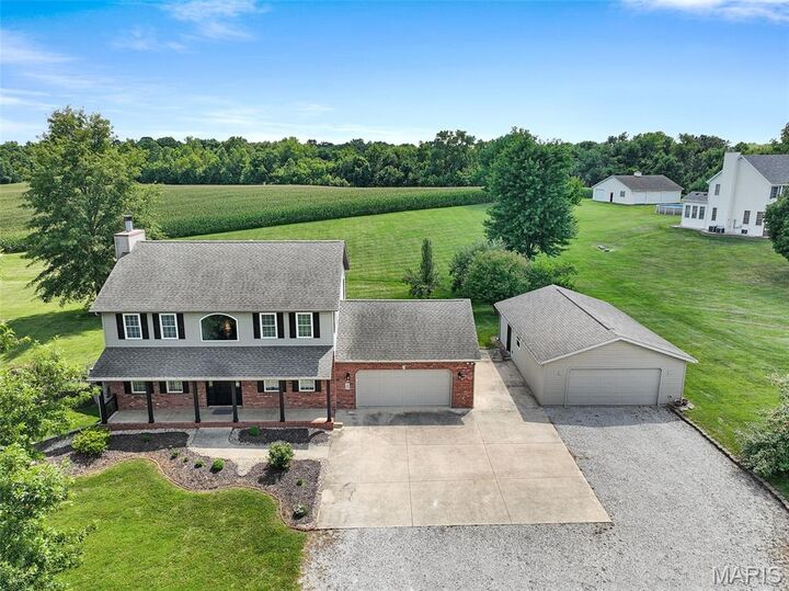 Property Photo: 26 Hickory Point IL 62067