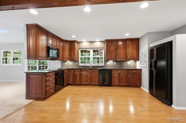Property Photo: 934 La Bonne Parkway MO 63021