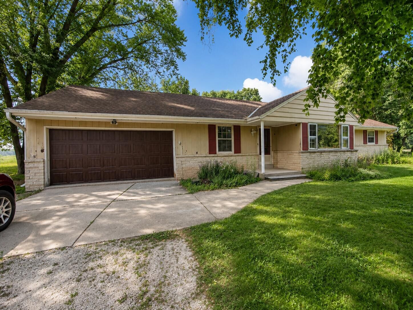 Property Photo:  5102 W Arrowwood Rd  WI 53092 