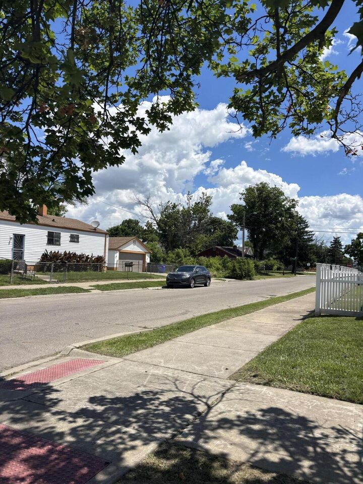 Property Photo: 8096 Central Street MI 48204