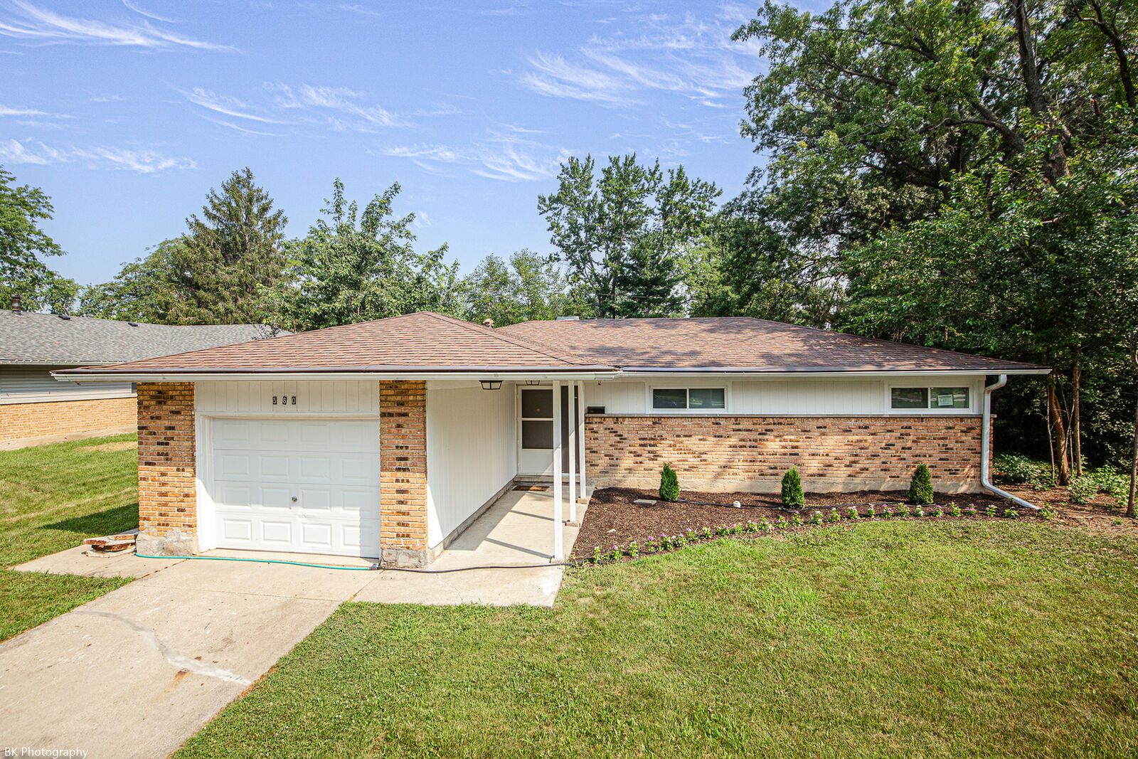 Property Photo: 560 Lakewood Boulevard IL 60466