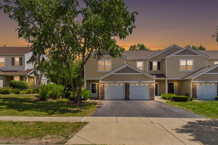 Property Photo: 2254 Flagstone Lane IL 60110
