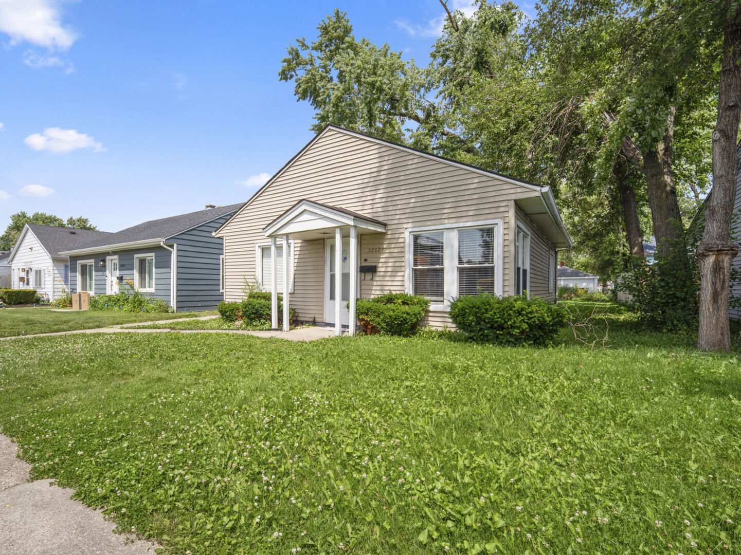Property Photo: 17127 Park Avenue IL 60438