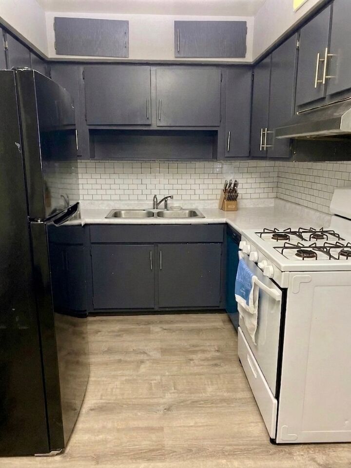 Property Photo: 2814 N Butrick Street IL 60087