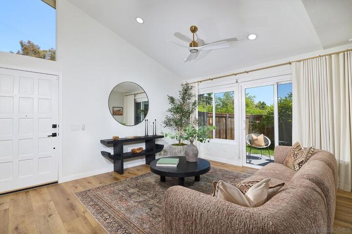 Property Photo:  