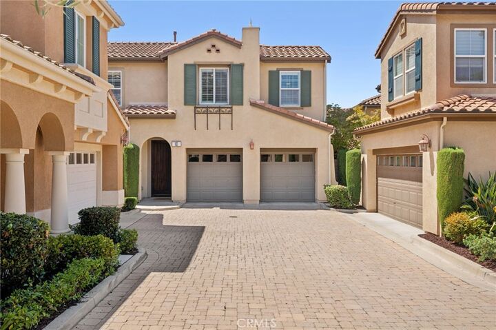 Property Photo:  10 Newton Court  CA 92677 