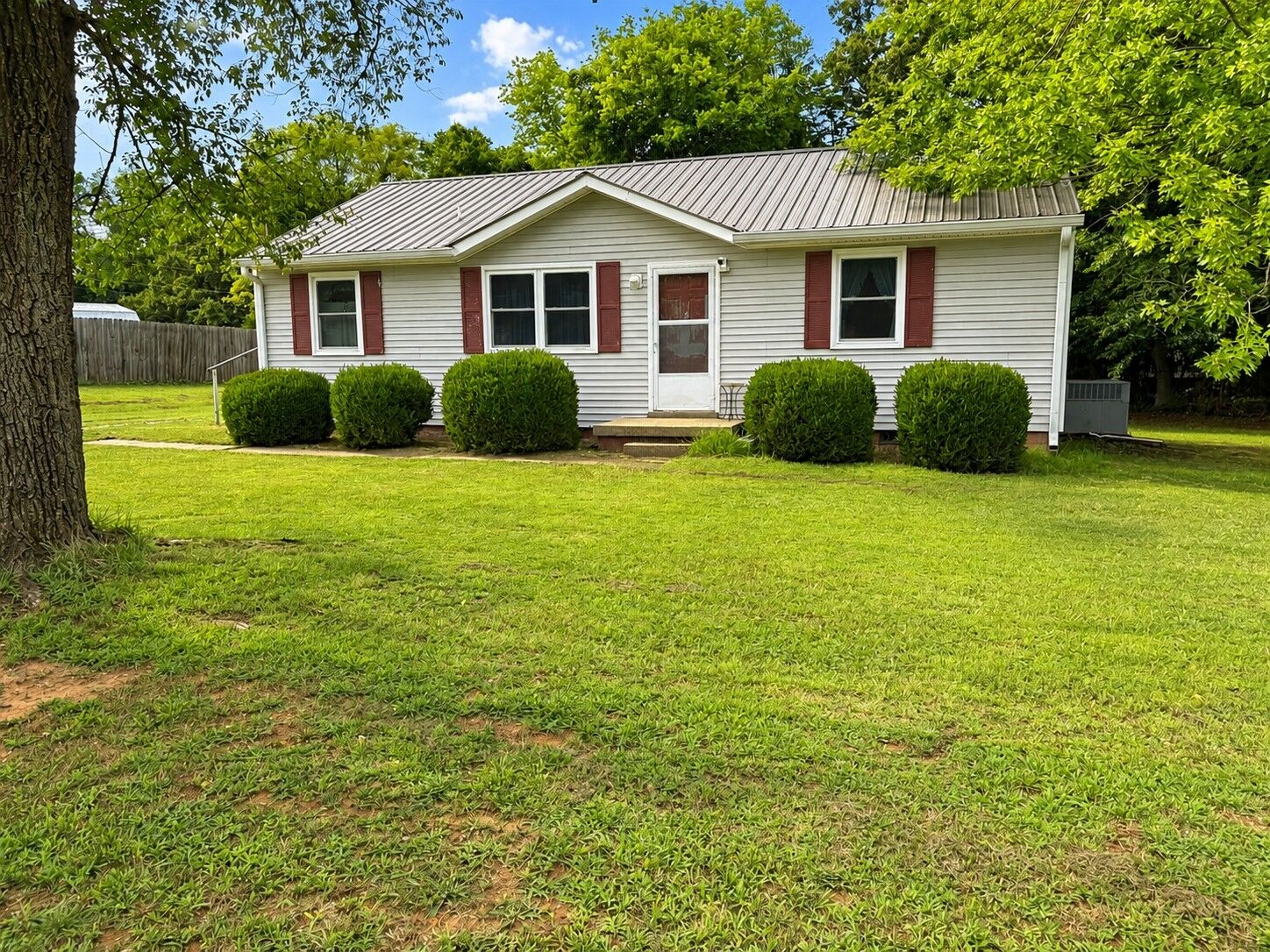 Property Photo:  307 Barkwood Dr  TN 37040 