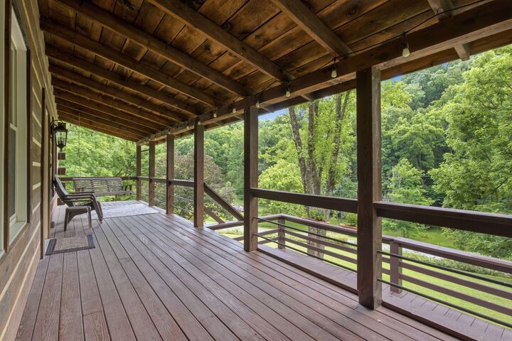 Property Photo: 1156 Langbrae Dr TN 37072