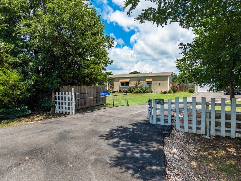 Property Photo:  4450 County Road 3110  TX 75422 