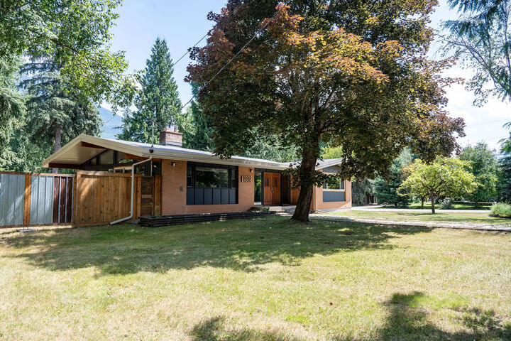 Property Photo: 1888 Airport Way BC V0E 2S0