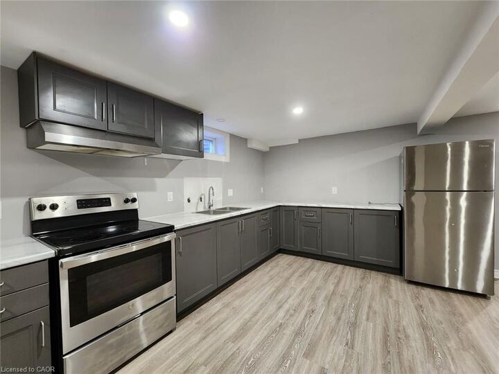 Property Photo: 5 Calcott Court Lower ON L2V 4J9
