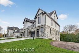 Property Photo: 422-424 Robinson Street N ON L3M 3C8