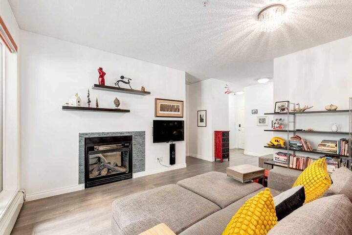 Property Photo: 532 5 Avenue NE 101 AB T2E 0L2