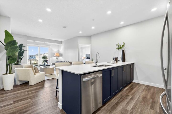 Property Photo: 255 Les Jardins Park SE 303 AB T2C 5W9