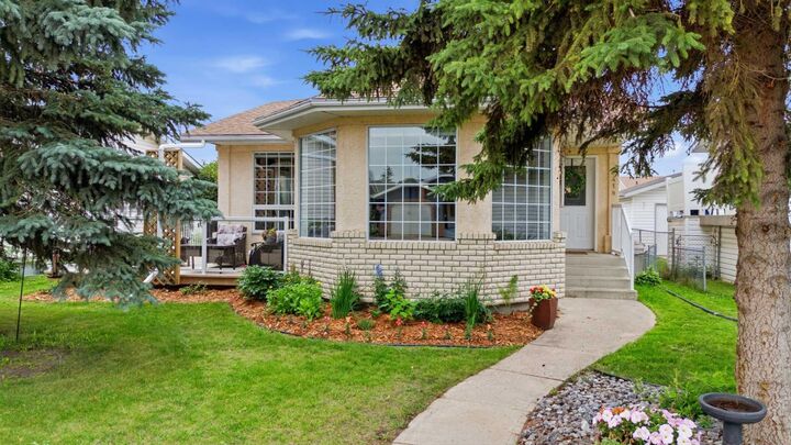 Property Photo:  5418 46 Street  AB T4L 1H2 
