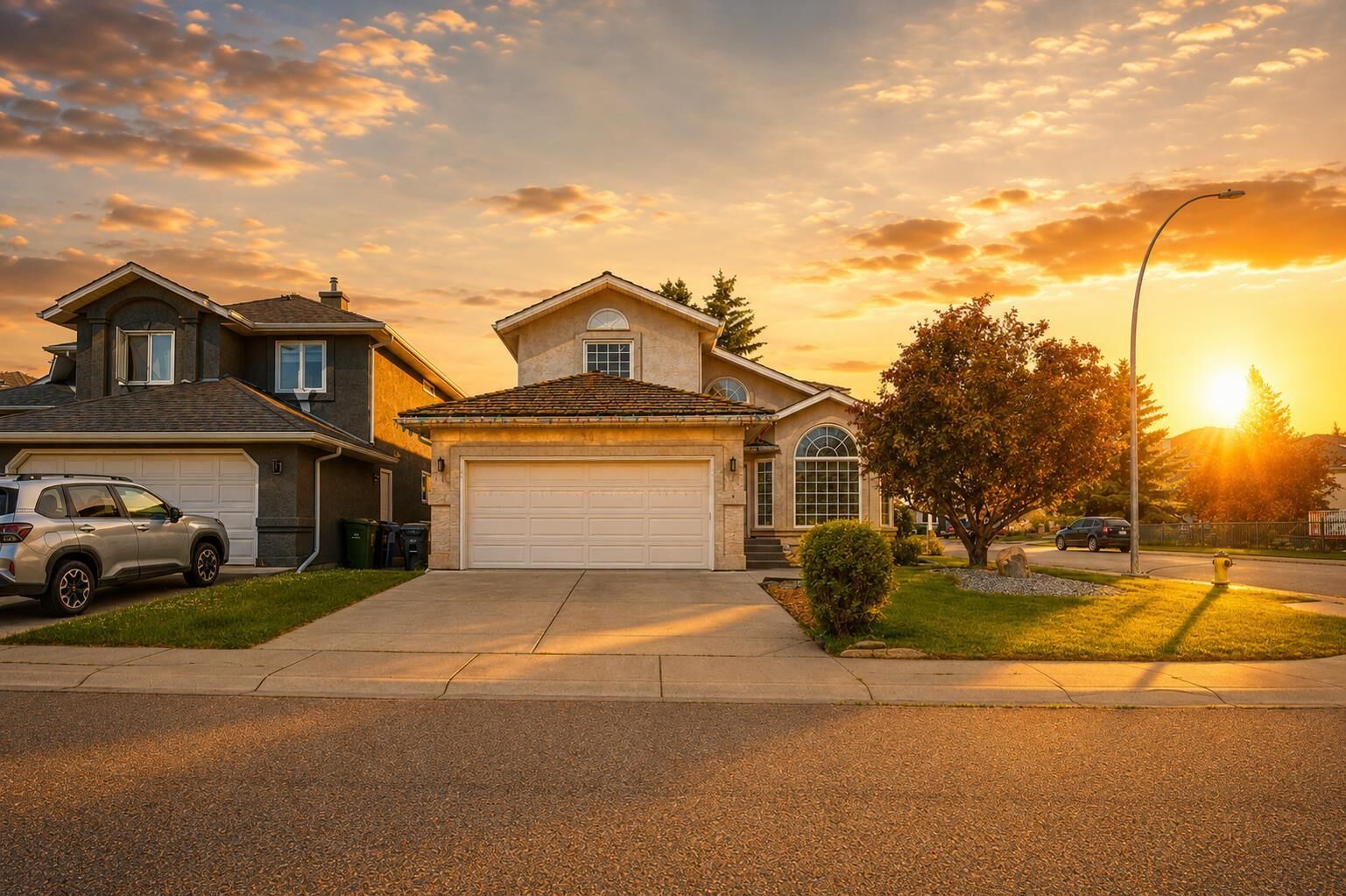 Property Photo: 71 Woodpark Close SW AB T2W 6G9