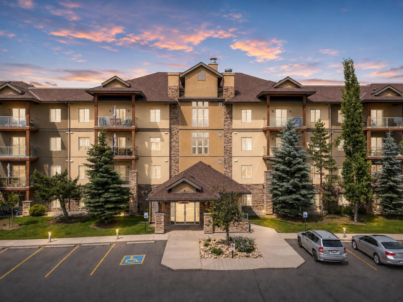 Property Photo:  92 Crystal Shores Road 4308  AB T1S 2N2 