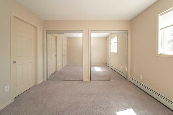 Property Photo: 200 Lougheed Drive 1100 AB T9K 2W3