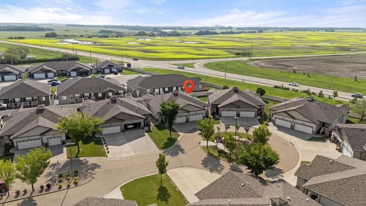 Property Photo: 5021 34 Avenue 12 AB T4V 5G2