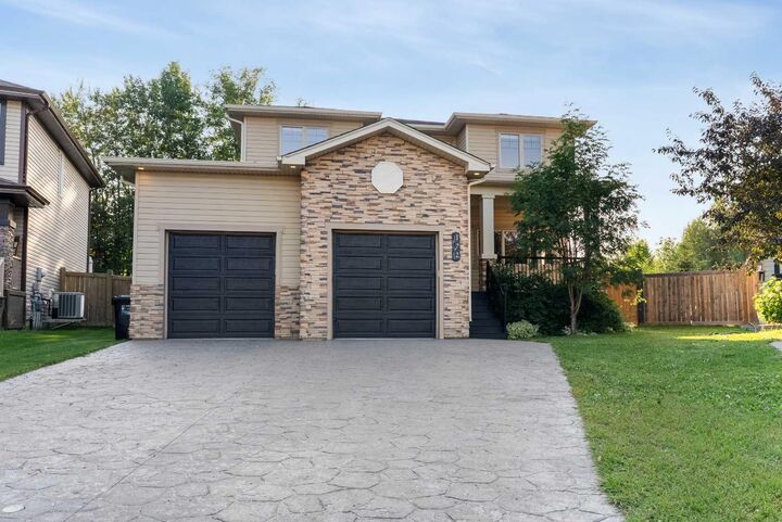 Property Photo: 172 Gravelstone Way AB T9K 0S9