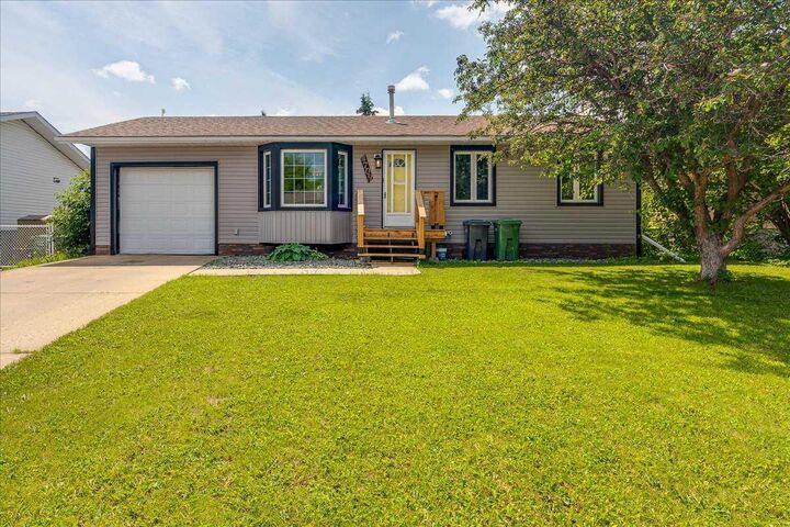 4709 55 Avenue — photo 1