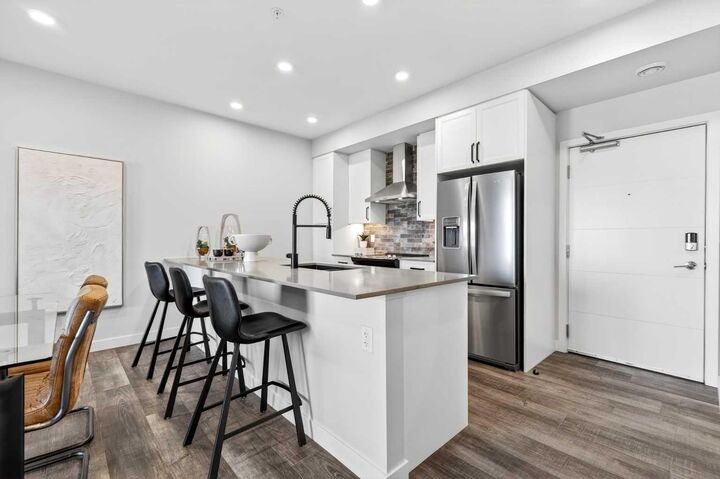 Property Photo: 255 Les Jardins Park SE 216 AB T2C 5W9