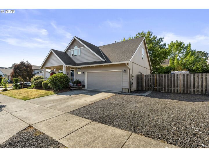 Property Photo: 1424 Alyssum Ave OR 97116
