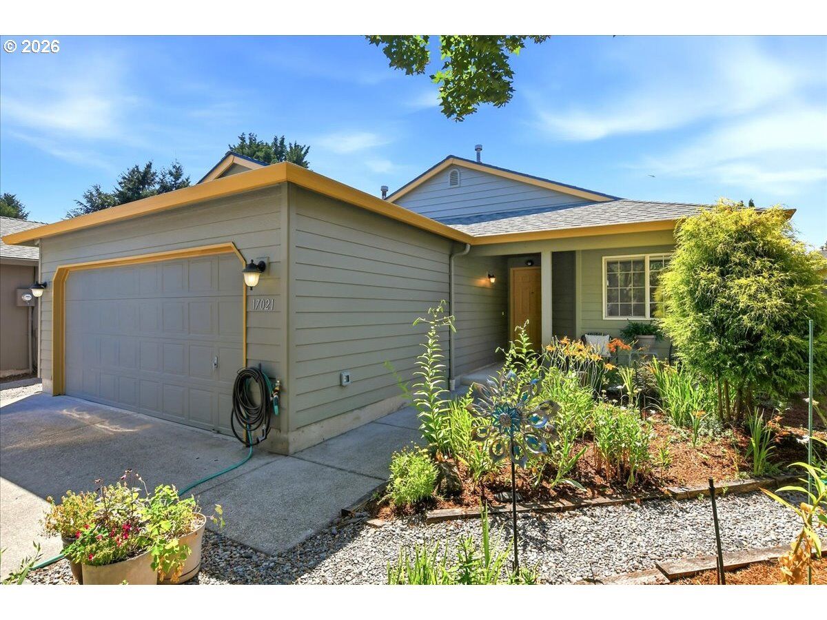 Property Photo:  17021 SE 18th St  WA 98683 