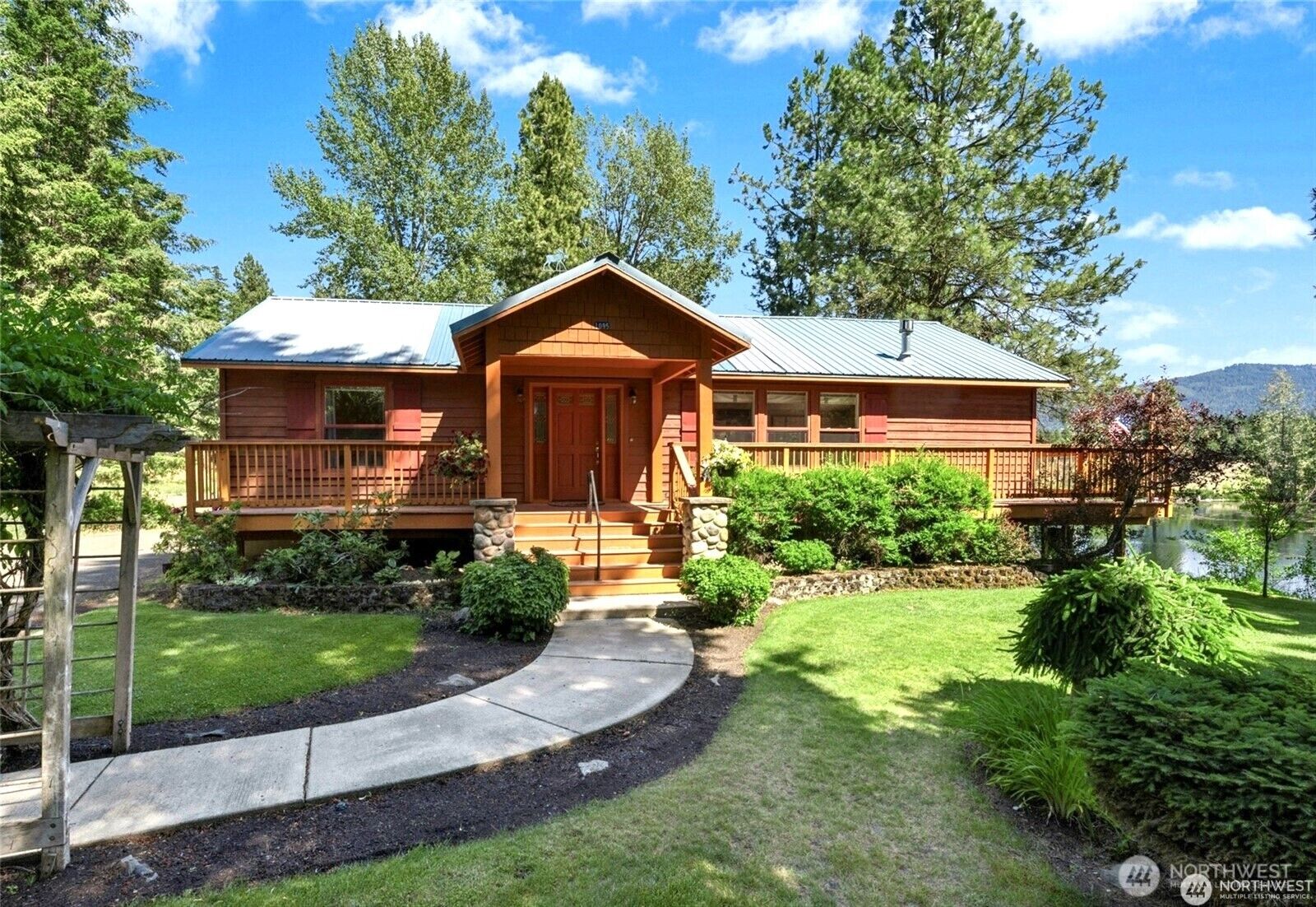 Property Photo: 1095 Wood Duck Road WA 98922