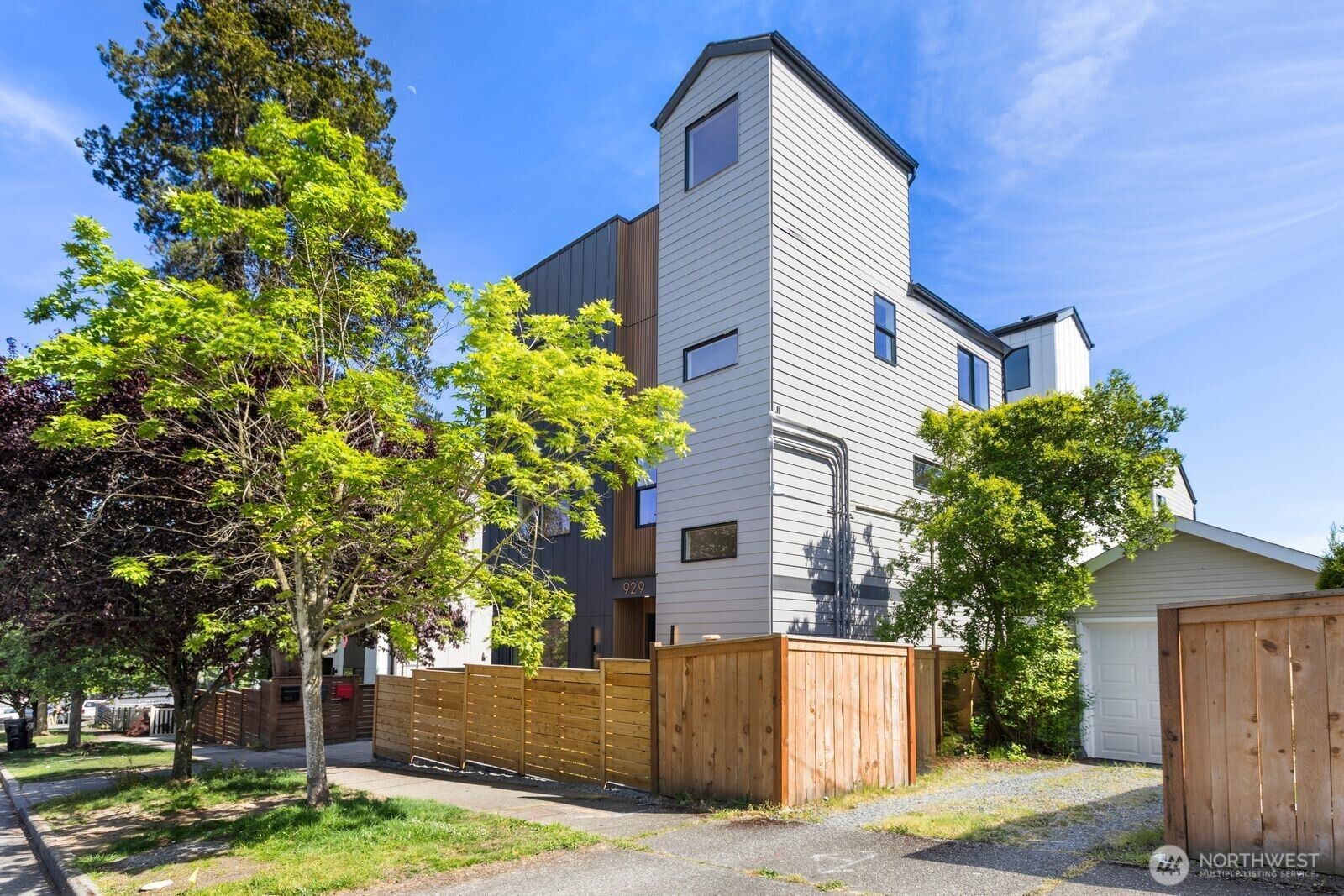 Property Photo: 929 N 87th Street WA 98103
