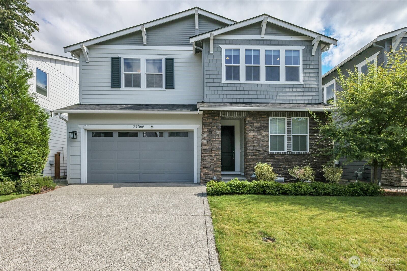Property Photo: 27066 Summit Park Way SE WA 98038