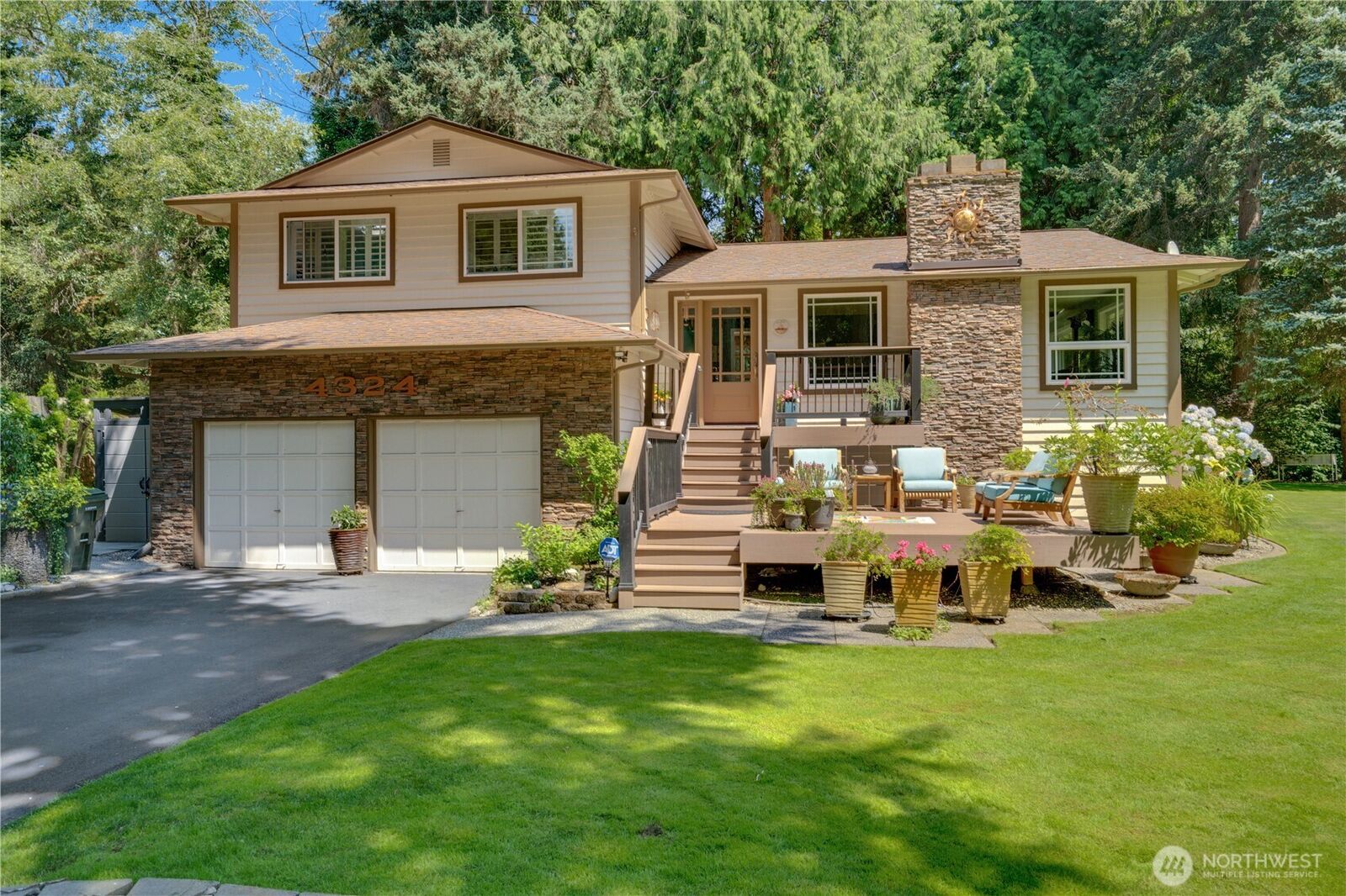 Property Photo: 4324 32nd Avenue Ct WA 98335