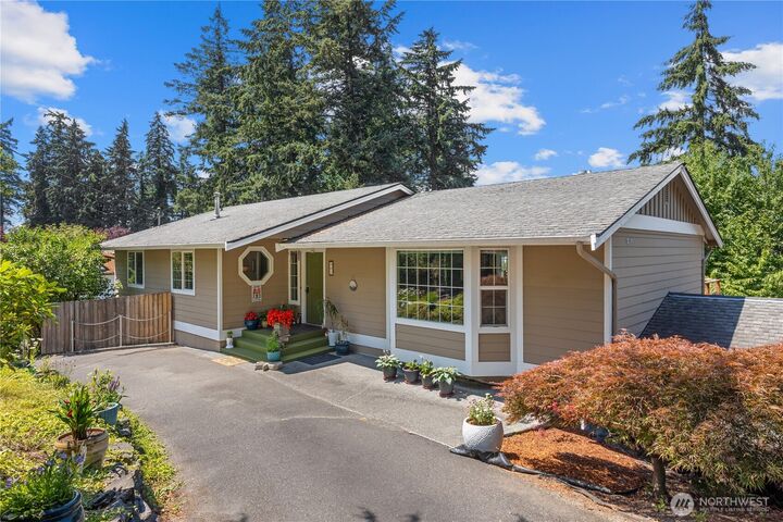 Property Photo: 802 Milton Way WA 98354
