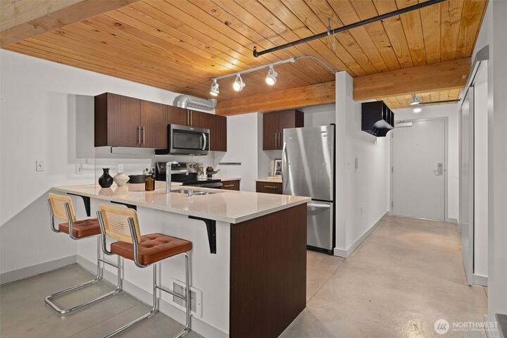Property Photo:  401  9th Avenue N 616  WA 98109 