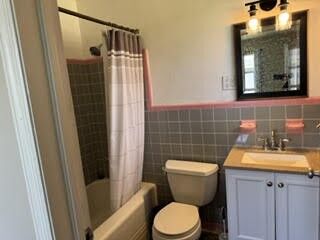 Property Photo:  1725 24th Avenue  FL 32960 