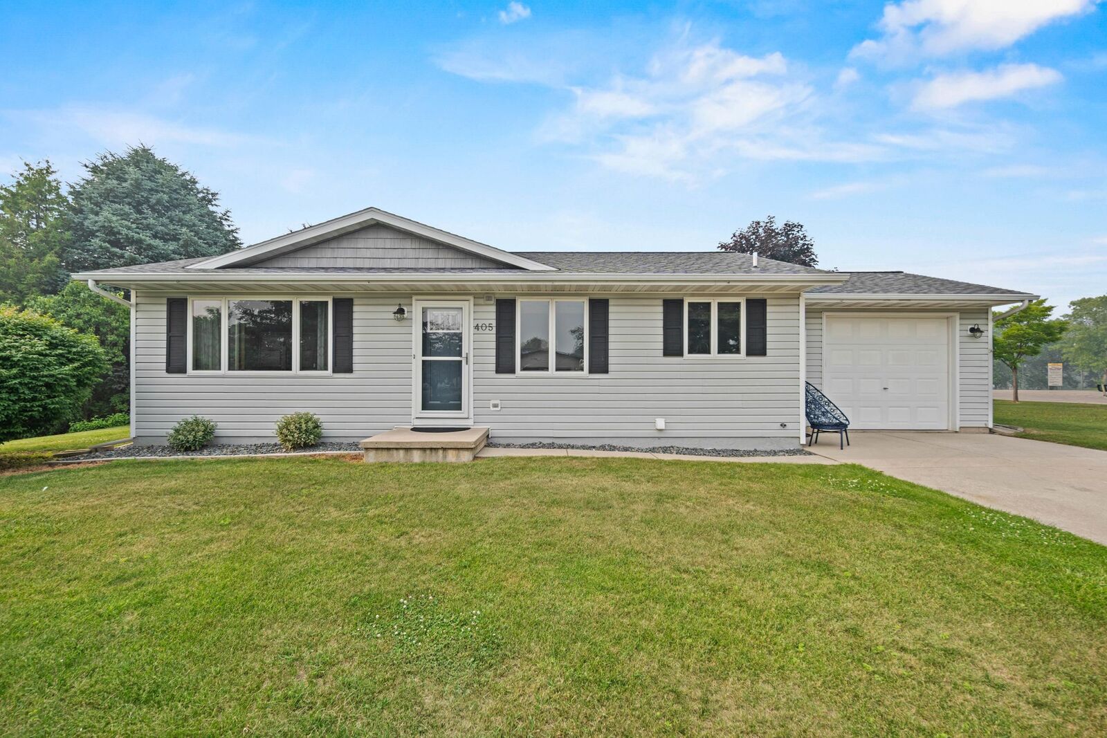 Property Photo:  405 W Greenfield Avenue  WI 54201 